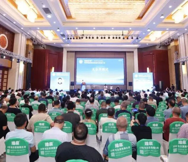 "زراعة ورعاية عميقة" للزراعة الذكية | تحضر Huali Technology منتدى Golden Rooster ومؤتمر ابتكار وتطوير صناعة تربية دجاج البيض لعام 2024